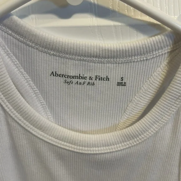 Abercrombie Ribbed Scuba Tank - Picture 2 of 3